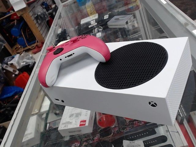 Xbox series s avec manette et fils