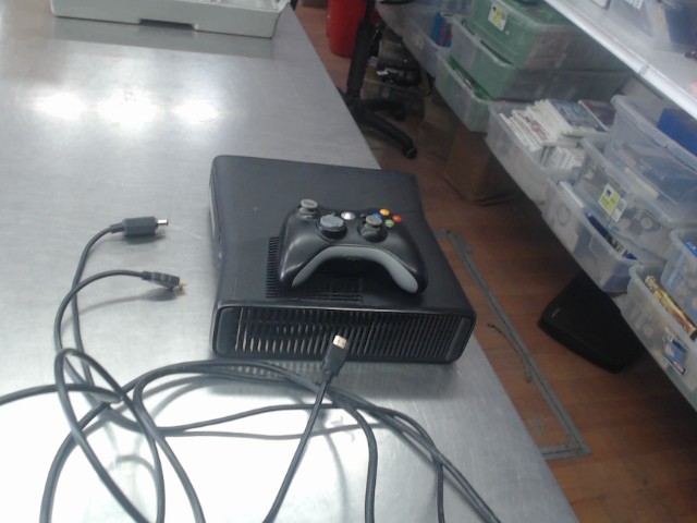 Console xbox 360 4go avec manette noire