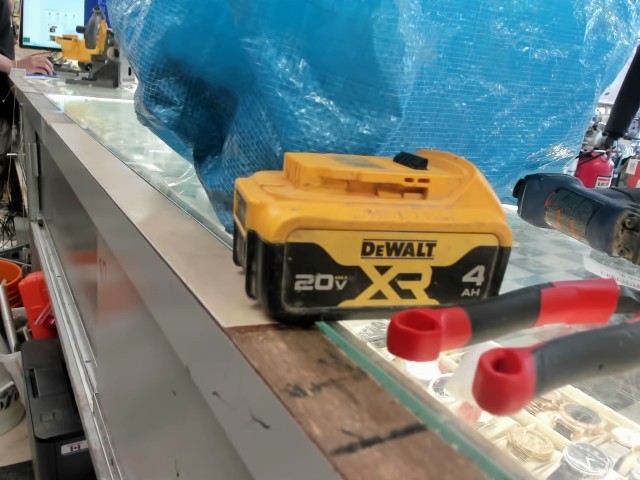 Batt 20v 2023   4ah blue paint