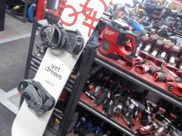 Snowboard+fixe (143cm)