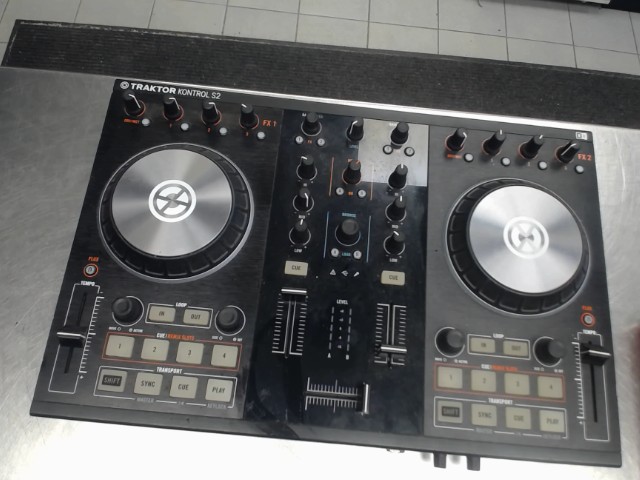 Table de mixage traktor kontrol