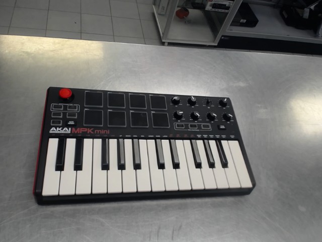 Akai mpk mini rouge