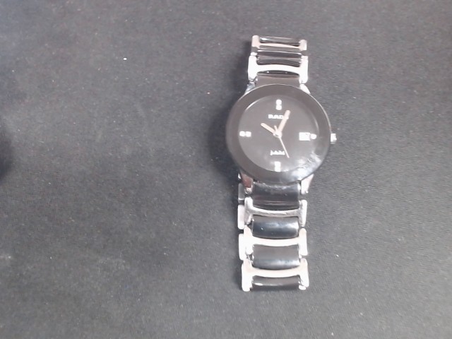 Montre pour femme noire et argent