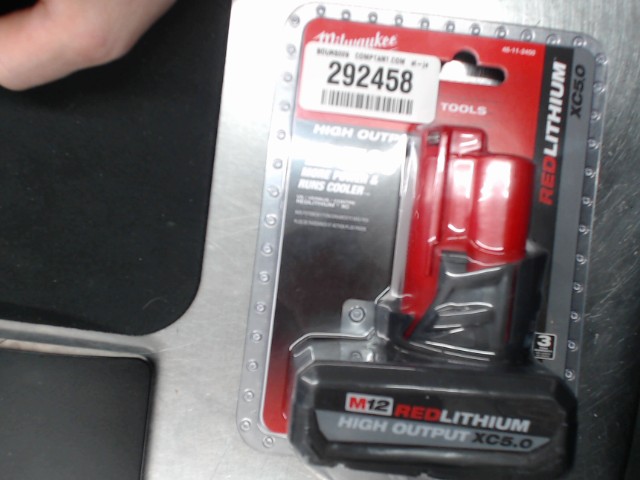 Batterie milwaukee neuf