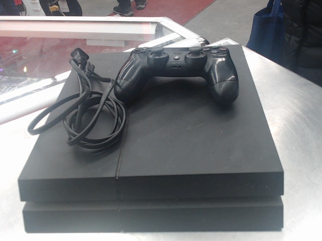 Console ps4 first gen