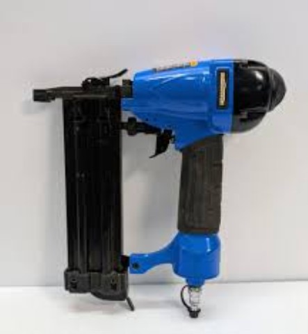 Cloueuse 18ga mastercarft neuf dans cofr