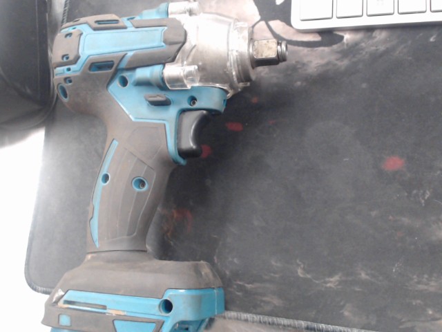 Impact wrench makita