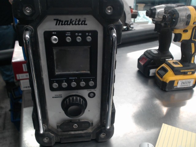 Radio makita a batterie