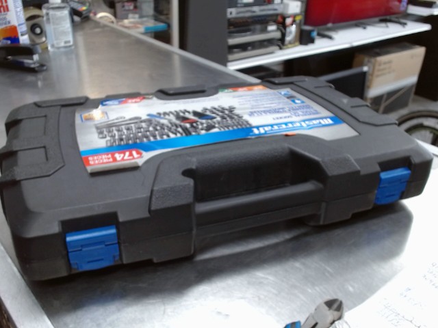 Kit de douille dans case