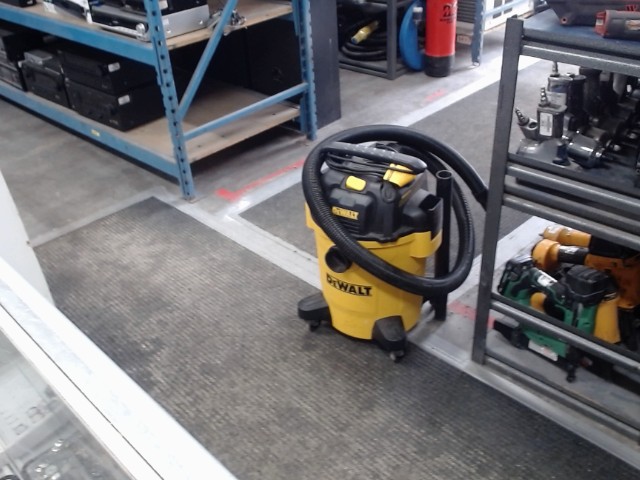 Shop-vac �lectrique (6gallons/4hp)+tuyau