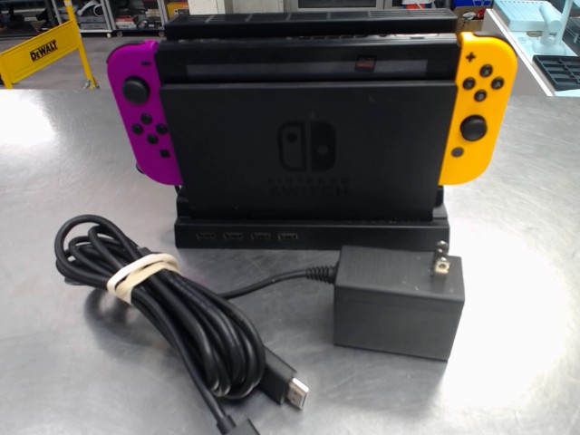 Switch avec dock + fils