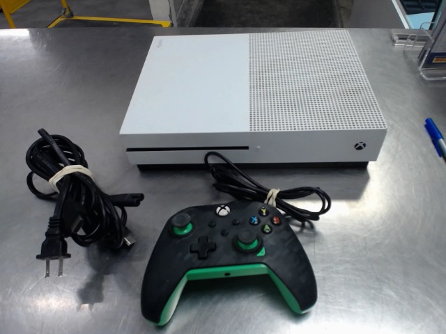 Xbox one s avec fil et man a fil