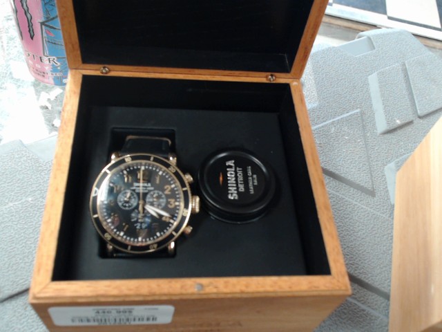 Montre day date avec boitier et cire