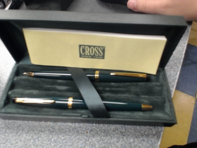 Crayon stylo vert cross