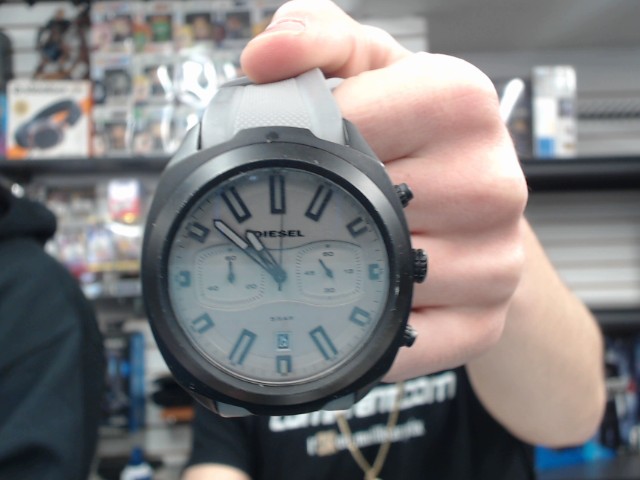 Montre diesel pas de batt approuve zp