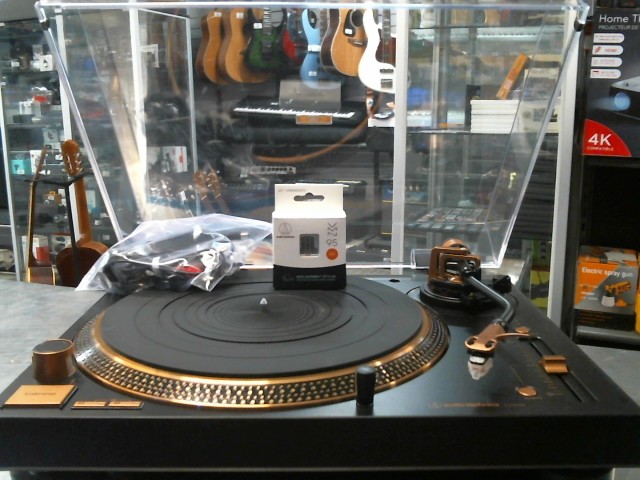 Table tournante audio technica avec fils