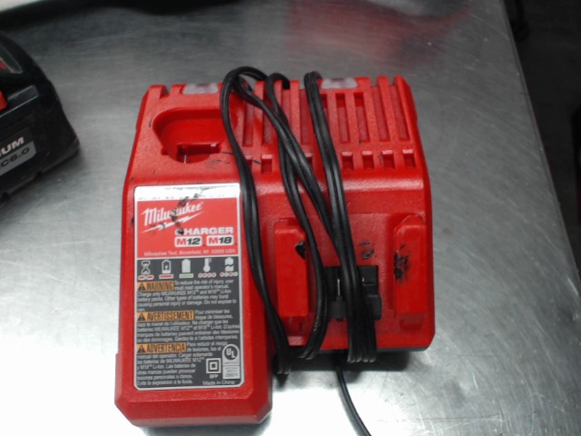 Chargeur milwaukee