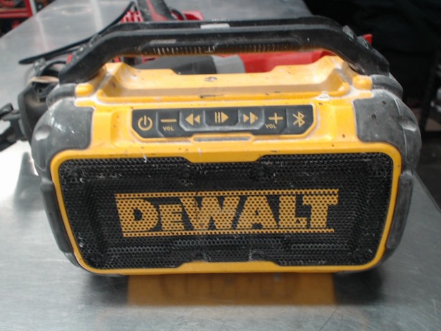 Petite radio dewalt