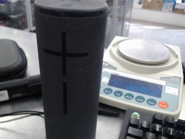 Megaboom 3 ultimate ears portable speake