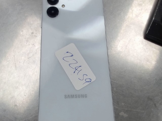 Cell androide bleu pale