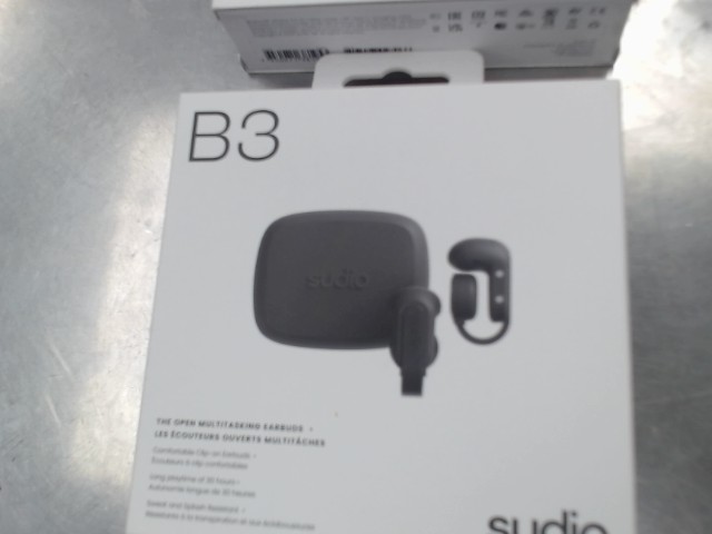 Open multitasking earbuds