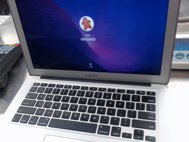 Macbook air i5 8gb ram hd6000