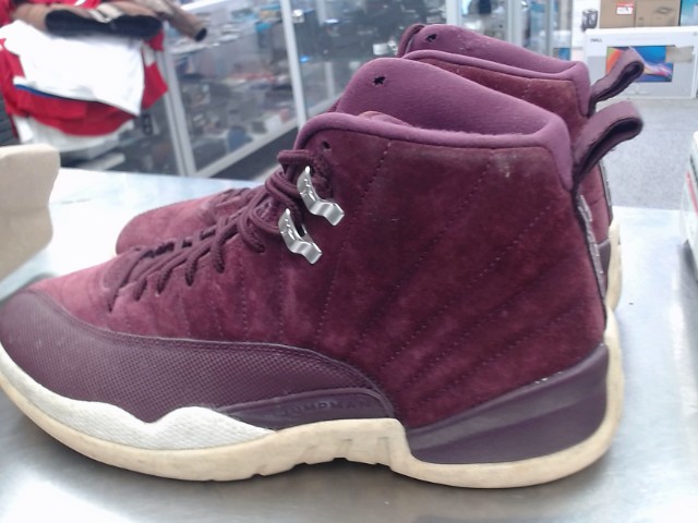 Retro bordeaux shoes size 10