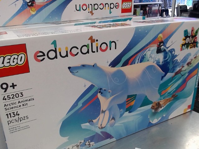 Arctic animals science kit