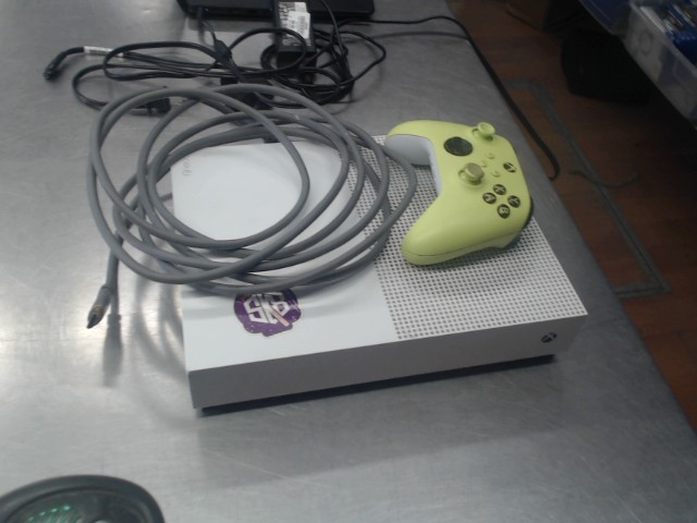 Xbox one s digital 1 man