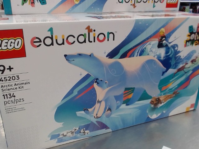 Arctic animals science kit