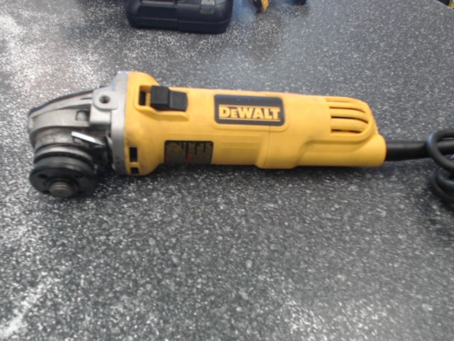 Angle grinder dewalt a fil