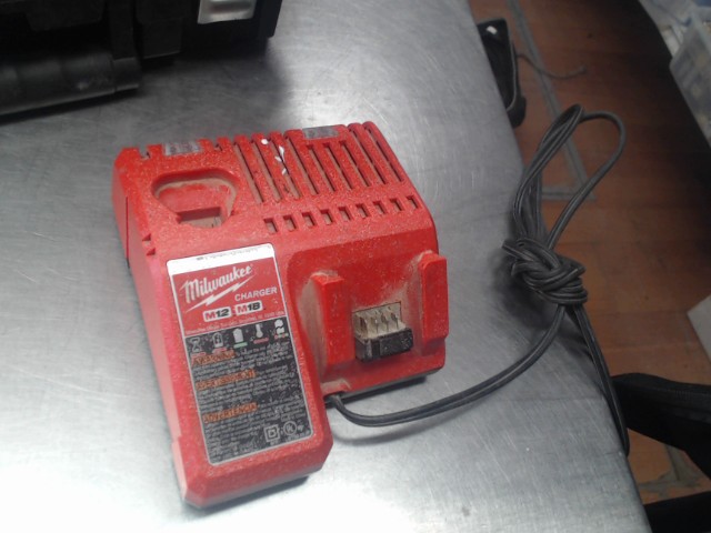 Chargeur milwaukee