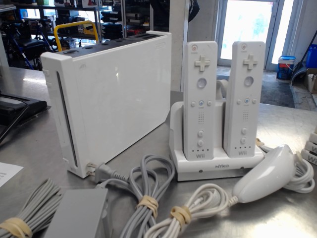 Nintendo wii avec 2 manettes