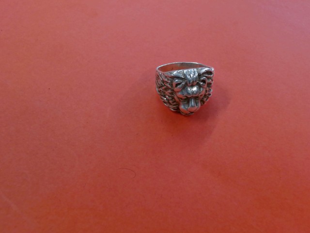 Silver lion ring