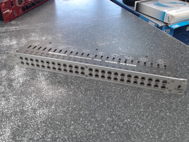48 point patchbay behringer ultrapatch