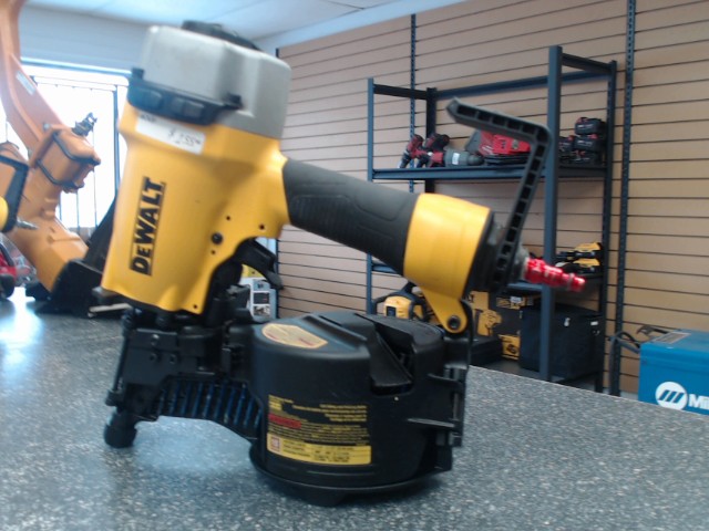 Coil siding and fencing nailer dewalt