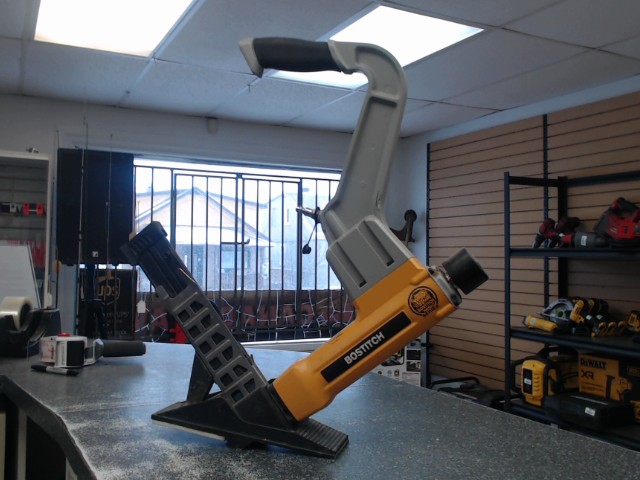 Flooring nailer bositch