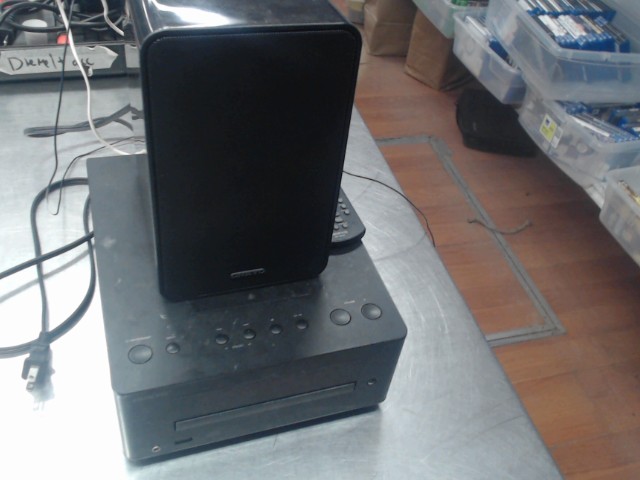 Mini chaine cd am/fm 30 watts + manette