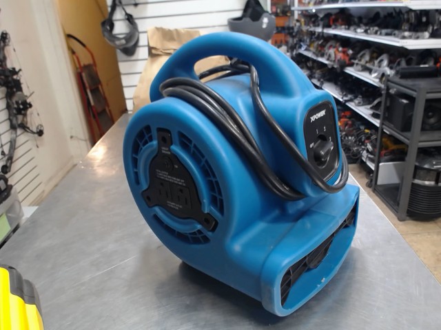 Blower industriel bleue