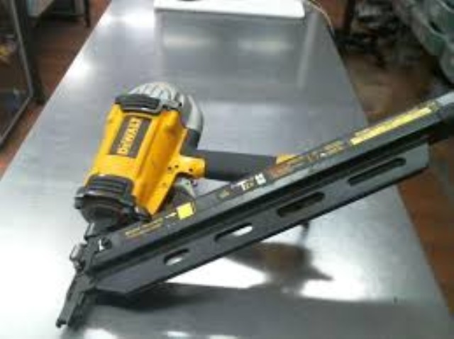 Gun a clou dewalt