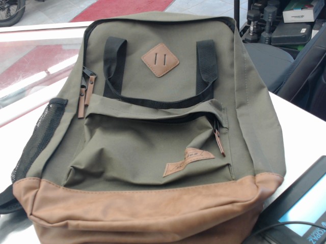 Sac dickes vert et cuir