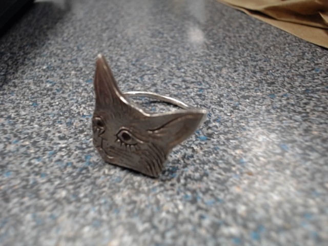 Bague en argent manque un pierre