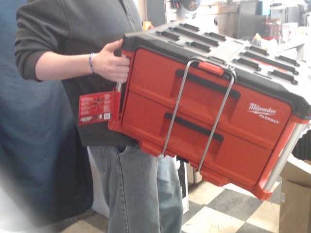 Boite a outil neuve milwaukee
