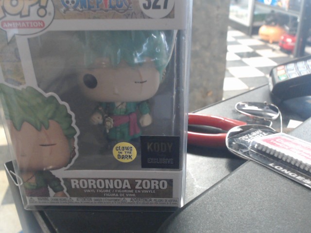 Roronoa zoro one piece pop figgurine