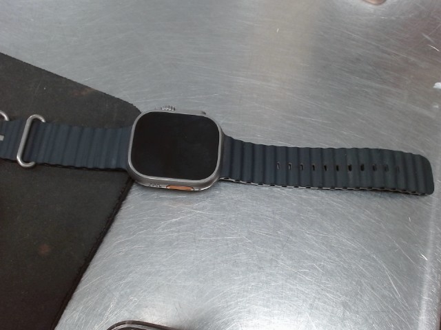 Apple watch ultra 49 mm gps avec bands