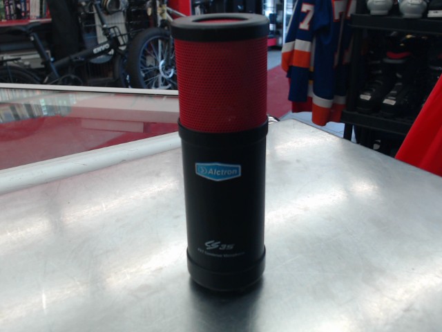 Micro pour studio rouge et noir