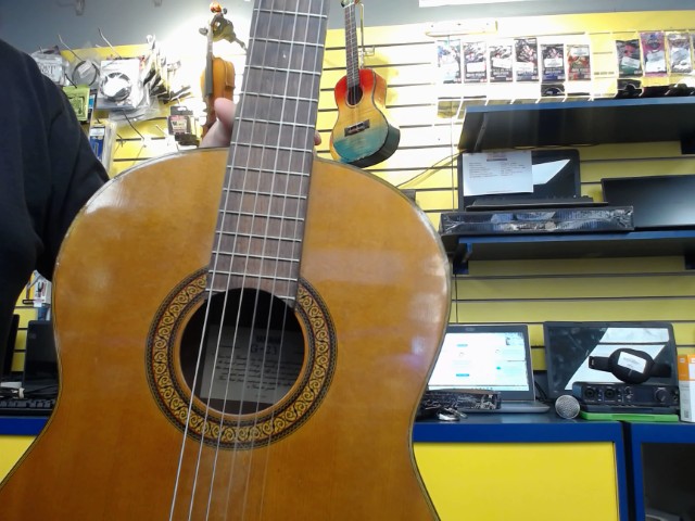 Guitar accustique yamaha g231