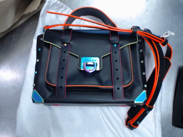 Sac a main couleur neon