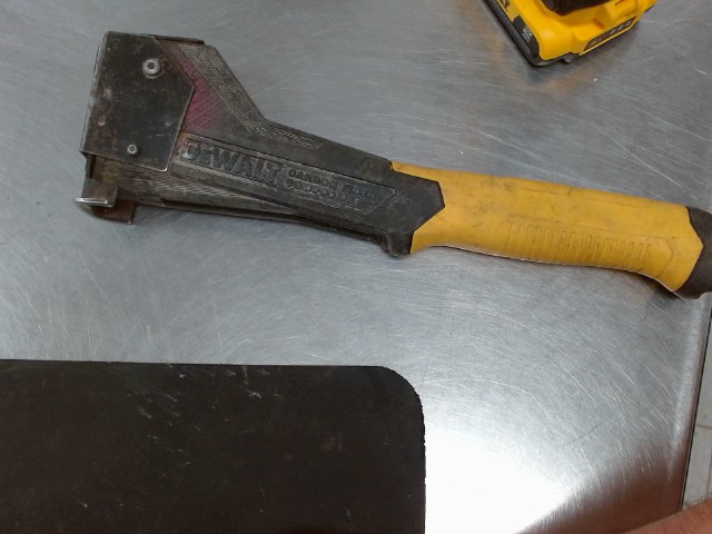 Dewalt carbon fiber hammer staple gun