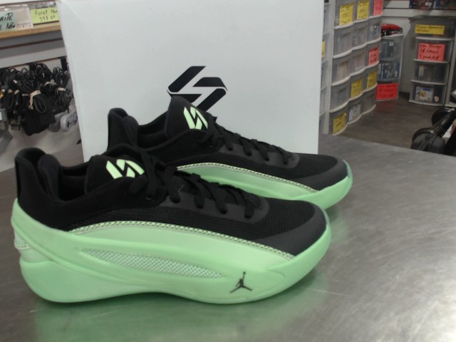 Paire shoes(12 homme)neuf+boite